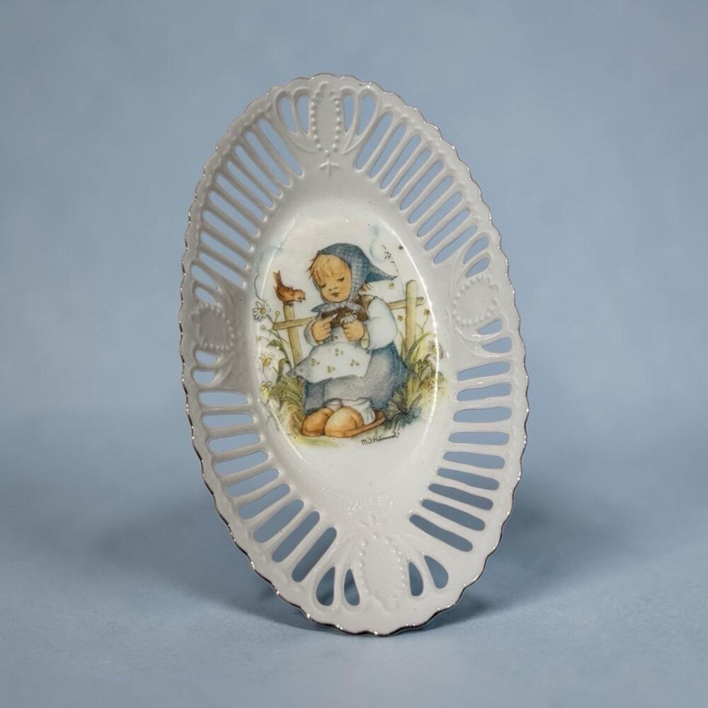 VTG M.J. Hummel Germany Reticulated Plate Collectible Decor Nostalgic Trinket